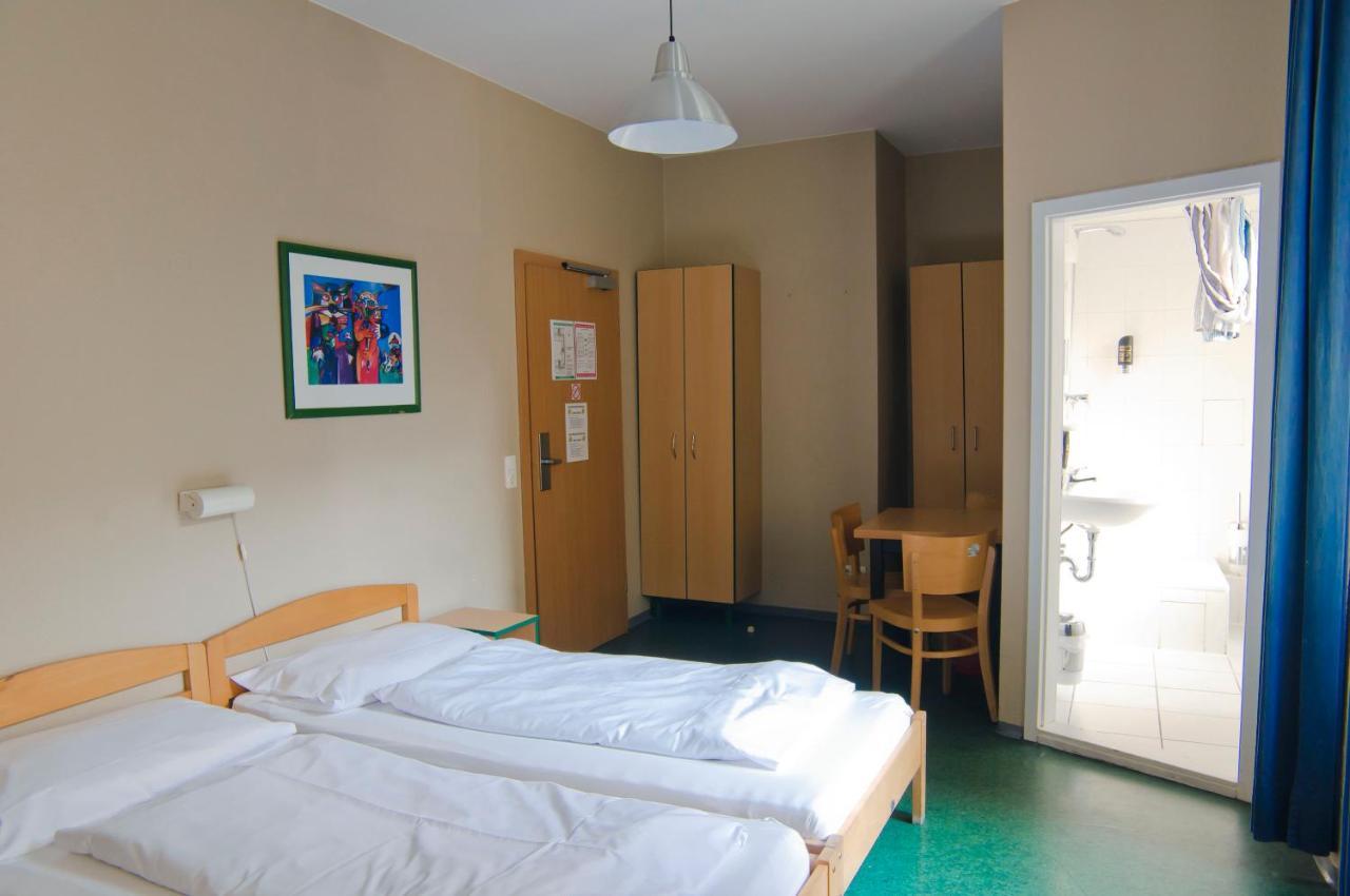Happy Hotel Берлін Екстер'єр фото