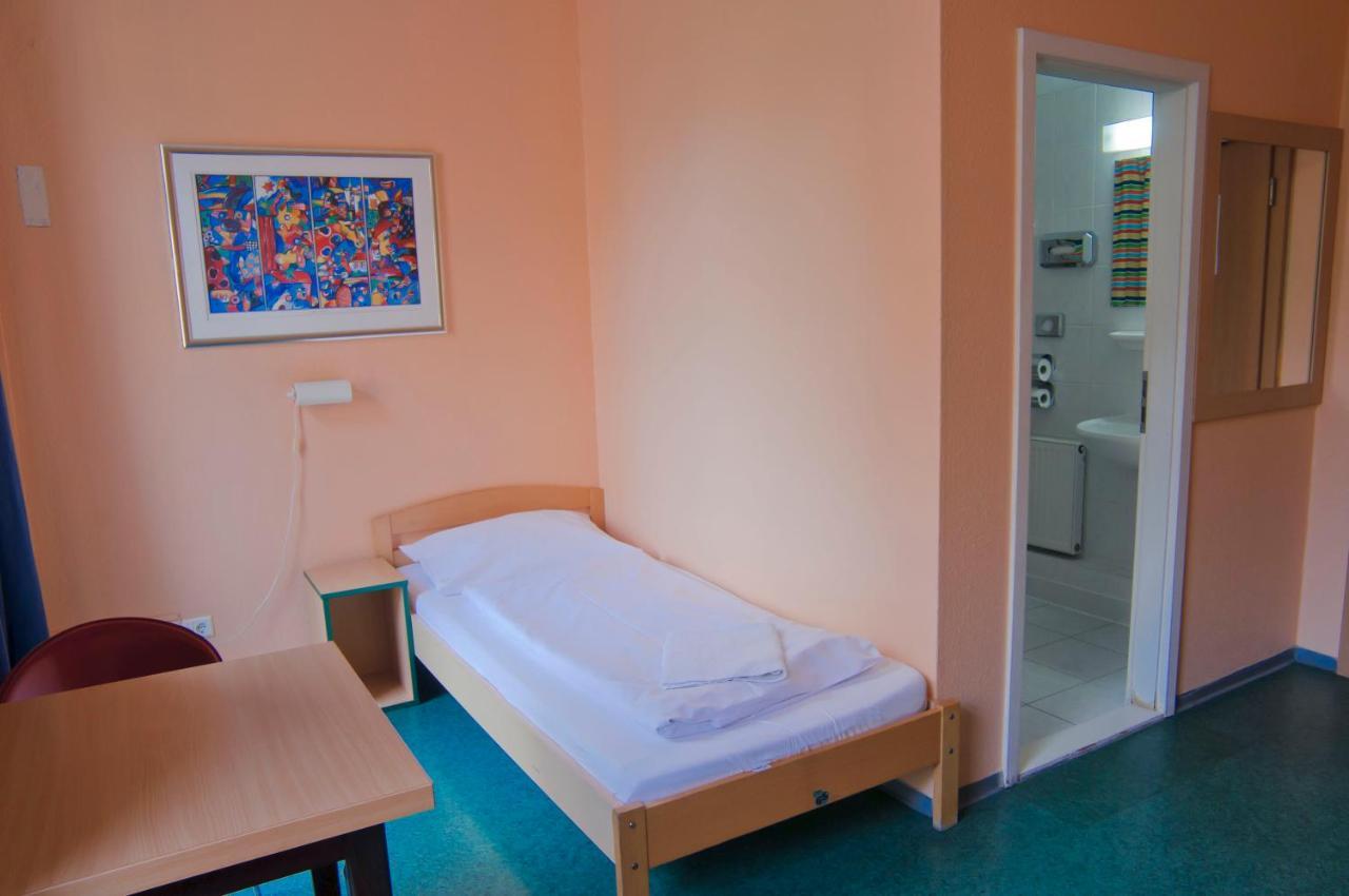 Happy Hotel Берлін Екстер'єр фото
