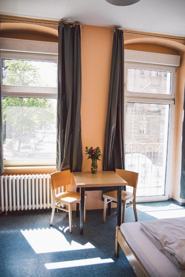 Happy Hotel Берлін Екстер'єр фото