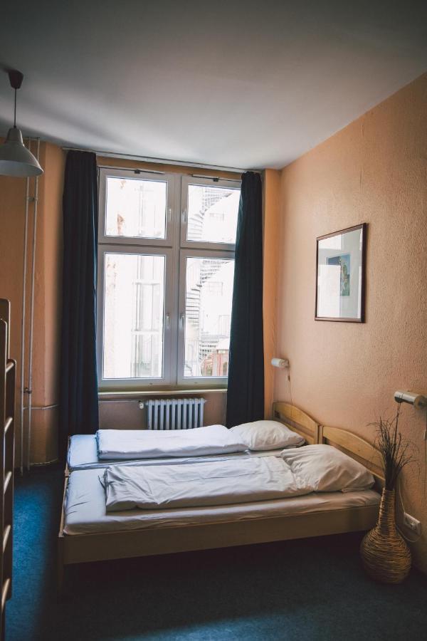 Happy Hotel Берлін Екстер'єр фото